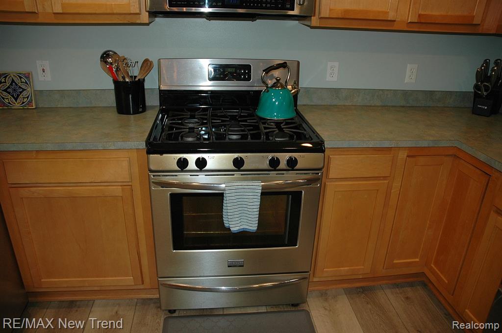 785 Pathway Drive, Howell, MI 48843 — Photo 14