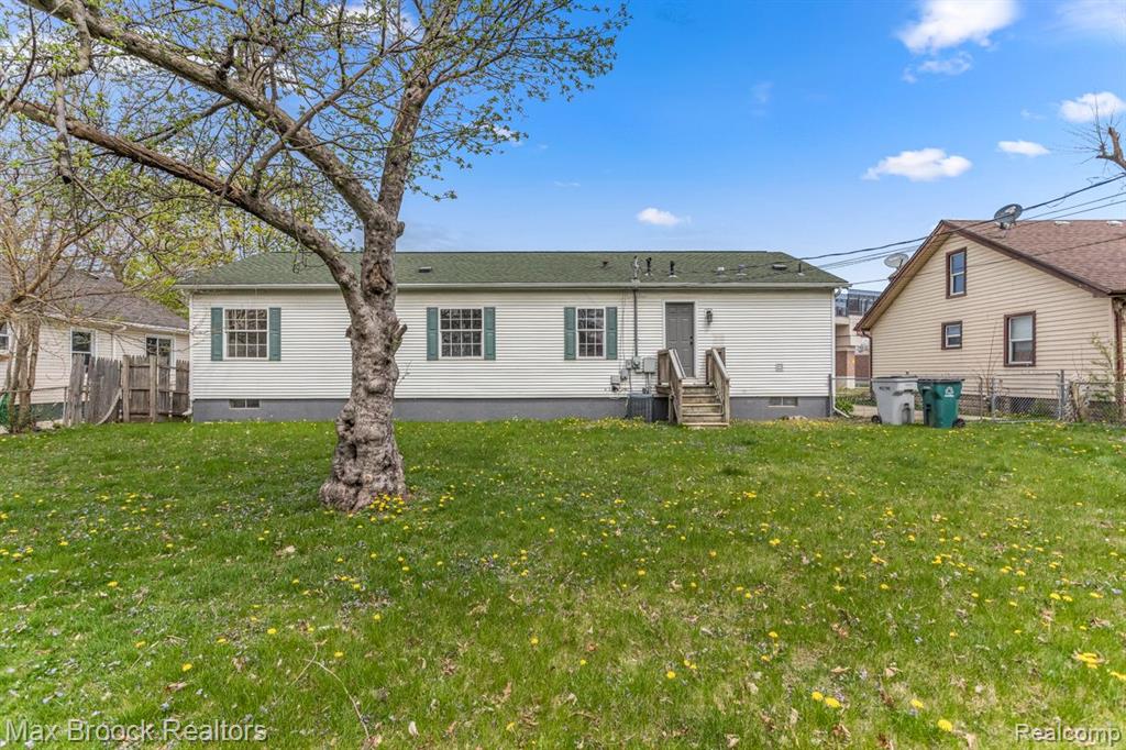 736 E GRANET Avenue, Hazel Park, MI 48030 — Photo 20