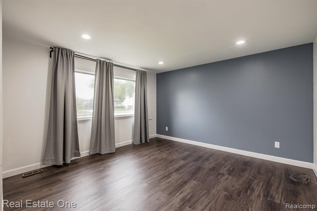 40026 Kristen Drive, Sterling Heights, MI 48310 — Photo 4