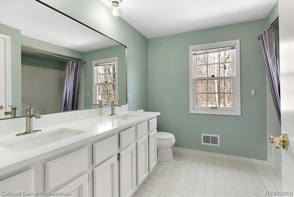 49132 PLUM TREE Drive, Plymouth, MI 48170 — Photo 38