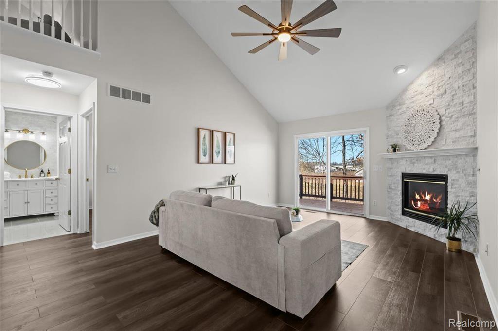 480 NEWBERRY Lane, Howell, MI 48843 — Photo 5
