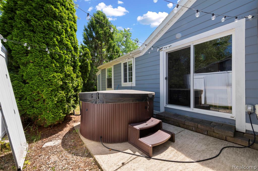 1570 Tamson Street, West Bloomfield, MI 48324 — Photo 33