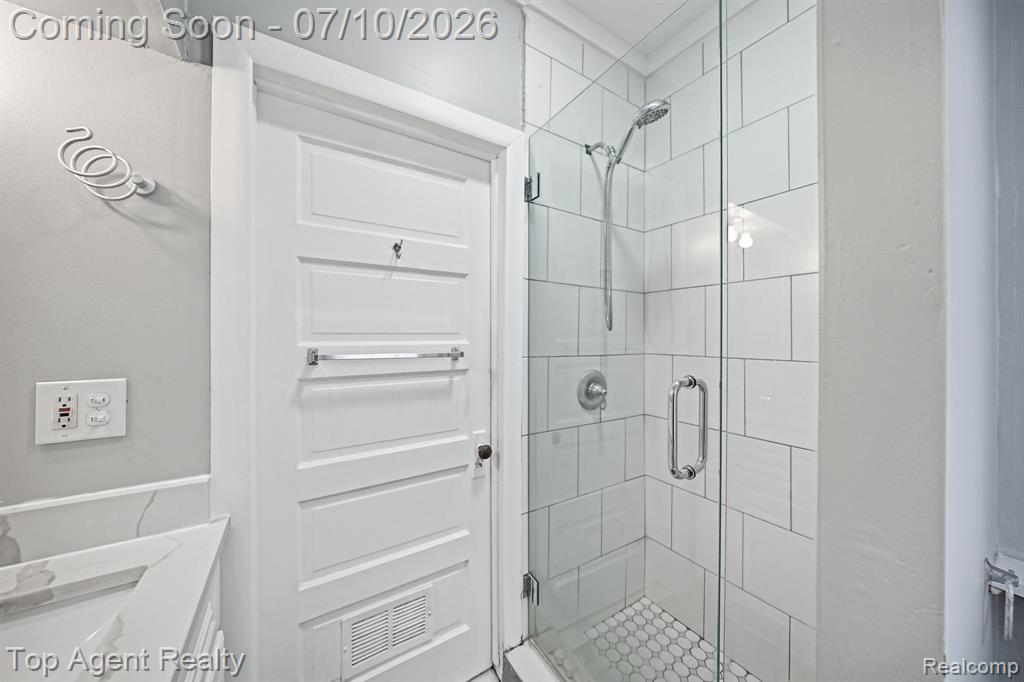 74 Washington Street, Mount Clemens, MI 48043 — Photo 35