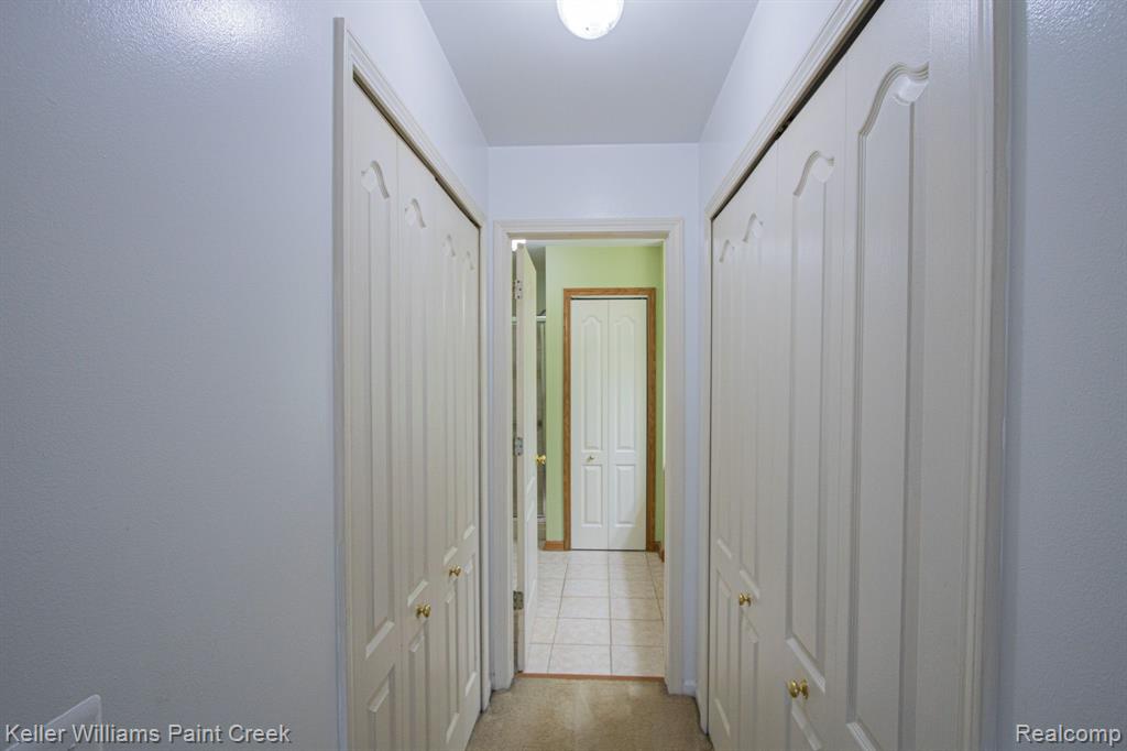 2569 MAPLE FOREST Drive, Wixom, MI 48393 — Photo 15