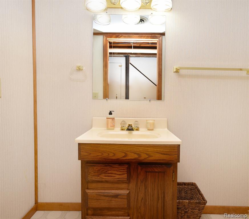 6186 Smithfield Drive, Troy, MI 48085 — Photo 30