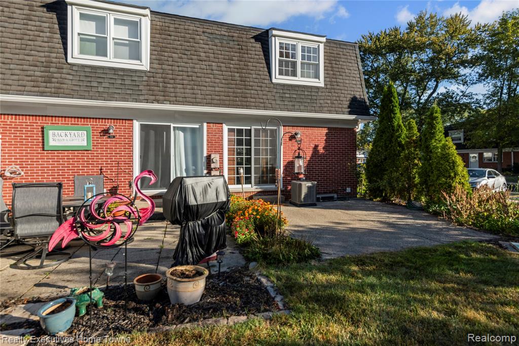 45709 Kensington, Utica, MI 48317 — Photo 24
