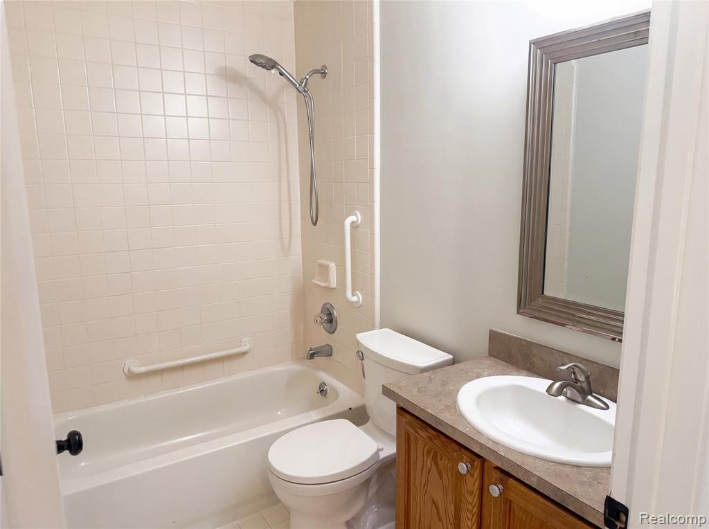 42724 N Walnut Street, Clinton Twp, MI 48036 — Photo 11