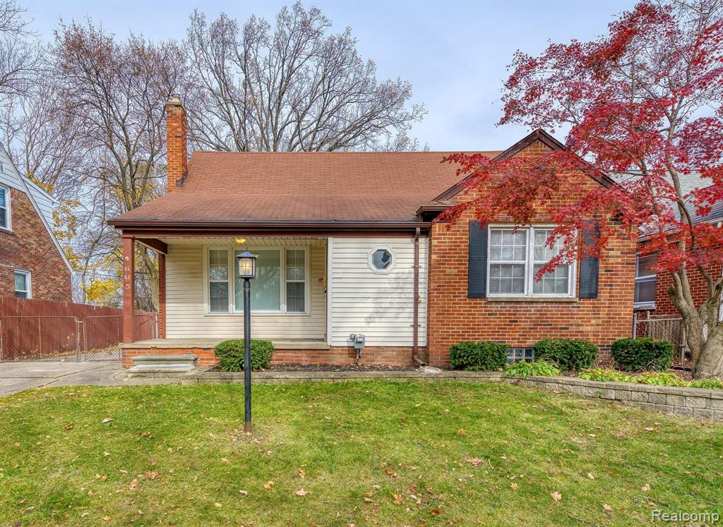 605 E EVELYN Avenue, Hazel Park, MI 48030 — Photo 2