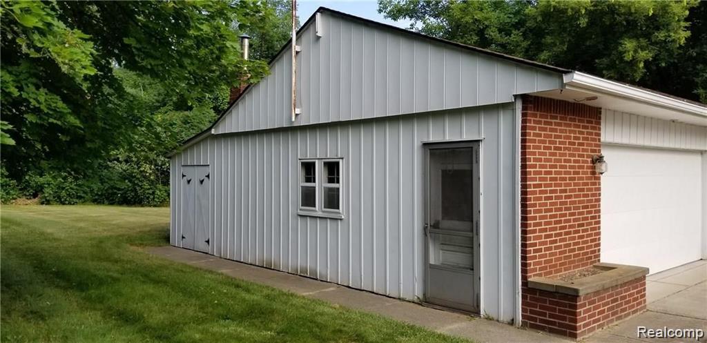 6119 ROCHESTER Road, Troy, MI 48085 — Photo 4