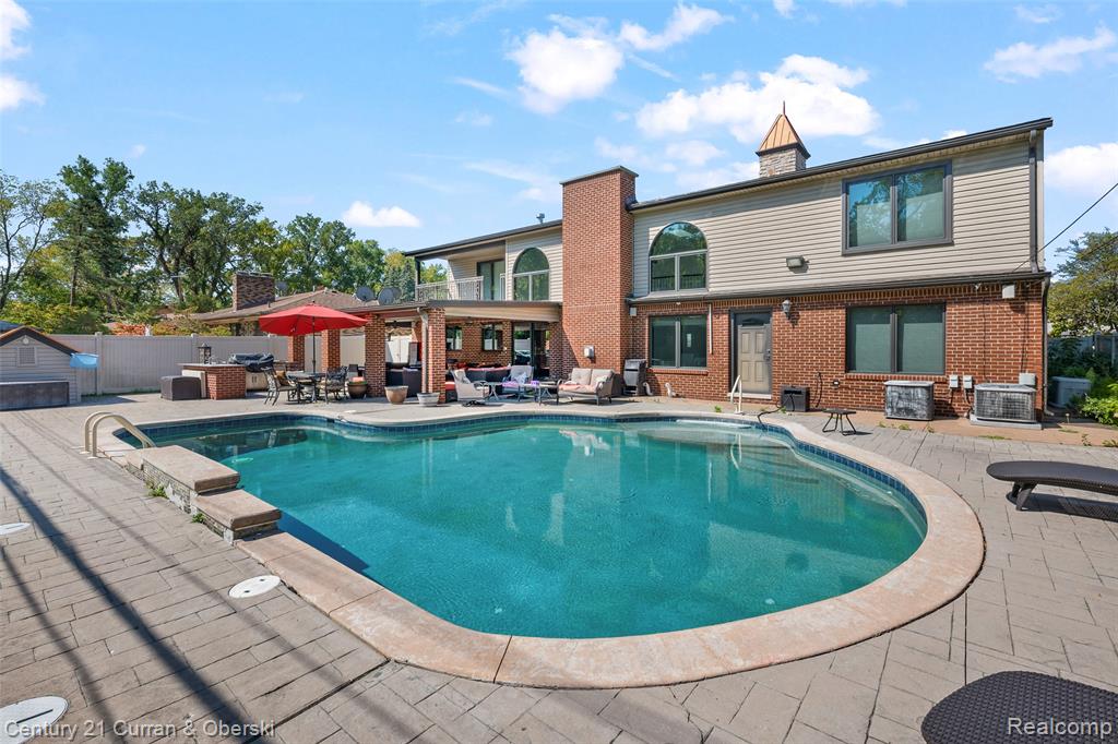 5984 Campus Drive, Dearborn Heights, MI 48127 — Photo 41