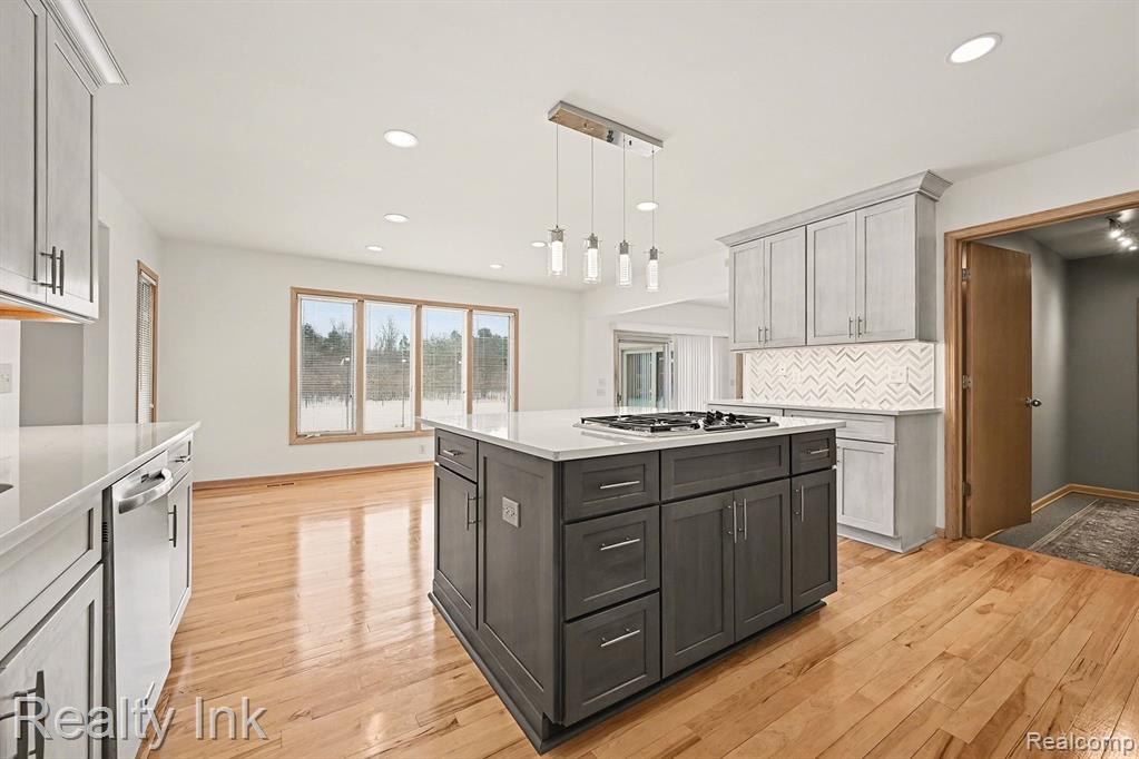 49235 S Fox Drive, Plymouth, MI, 48170