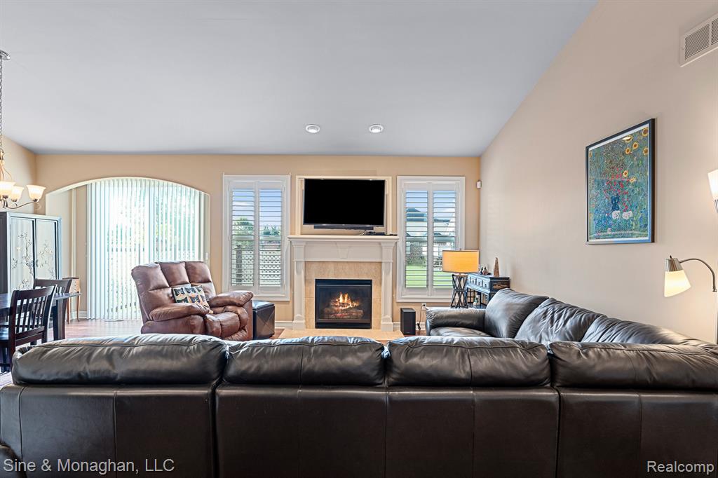 40450 JUNIPER Court, Clinton Twp, MI 48036 — Photo 9