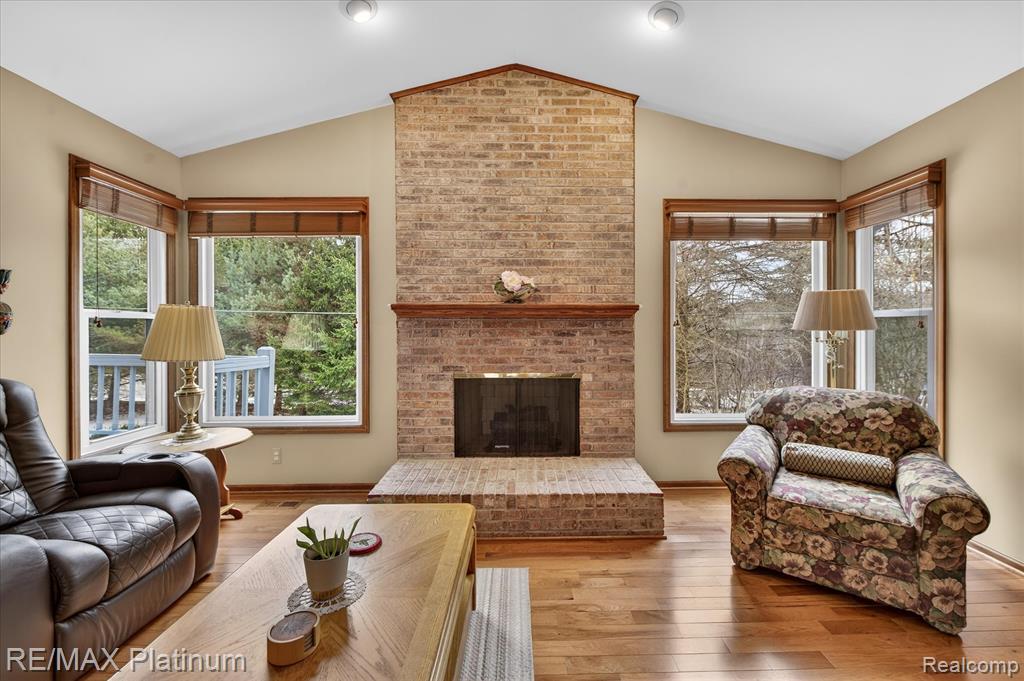 10696 Parker Court, South Lyon, MI 48178 — Photo 4