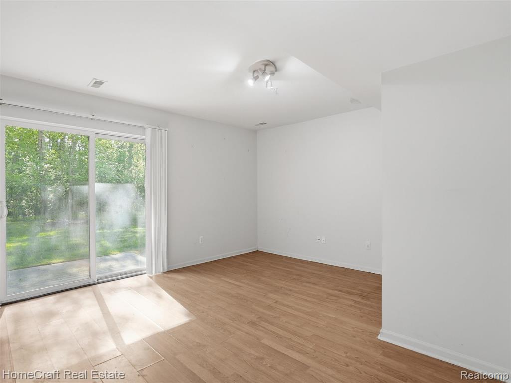 43806 CHERRY GROVE Court E, Canton, MI 48188 — Photo 21