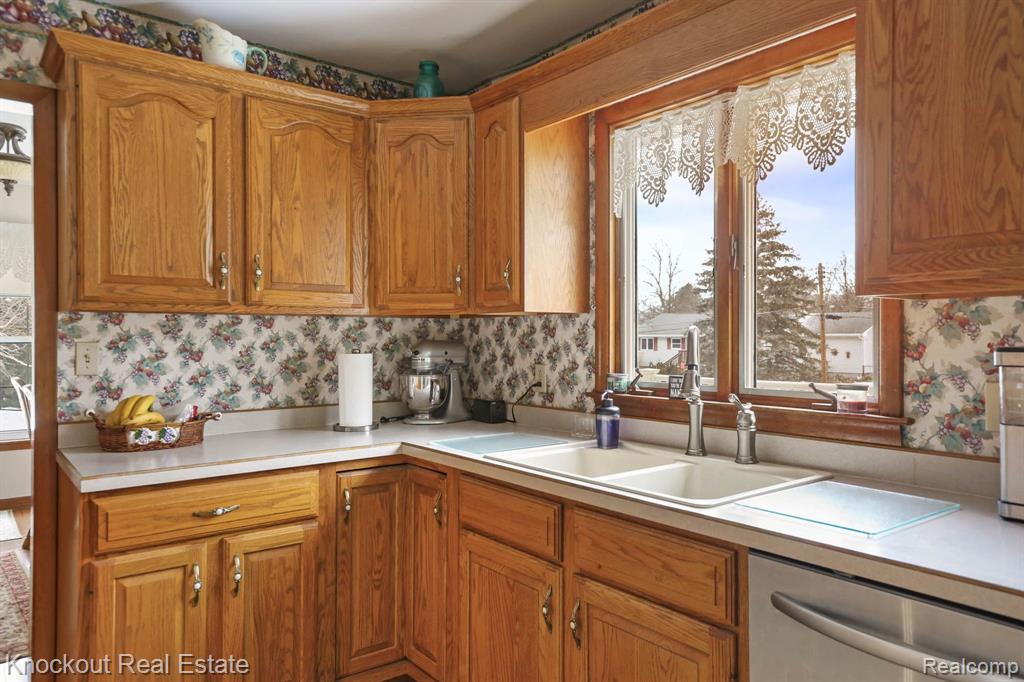 4 MARY LANE COURT, Frankenmuth, MI 48734 — Photo 16