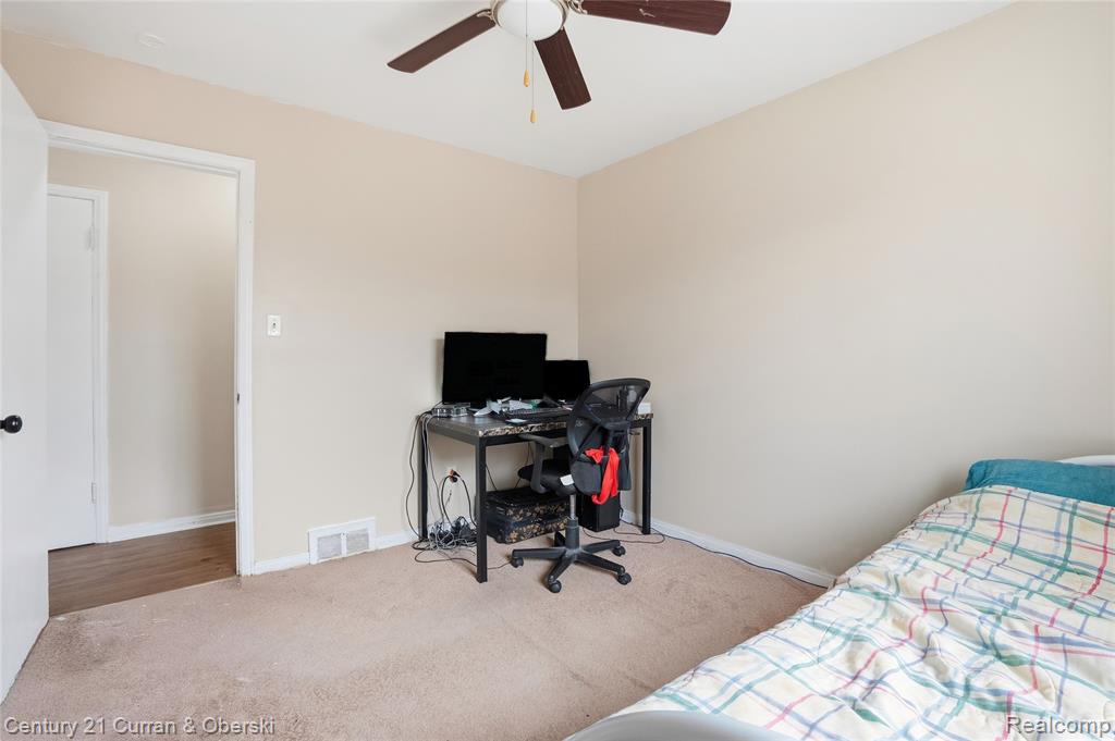 8227 Riverview Street, Dearborn Heights, MI 48127 — Photo 16