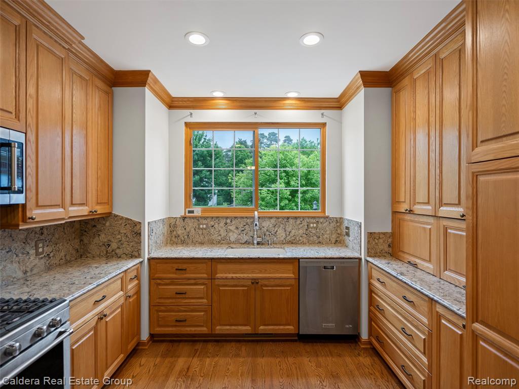 9862 Tioga Trail, Pinckney, MI 48169 — Photo 17