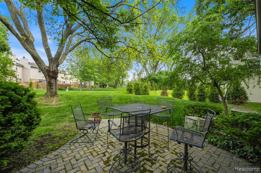 5138 Bayside Drive, Troy, MI 48098 — Photo 33