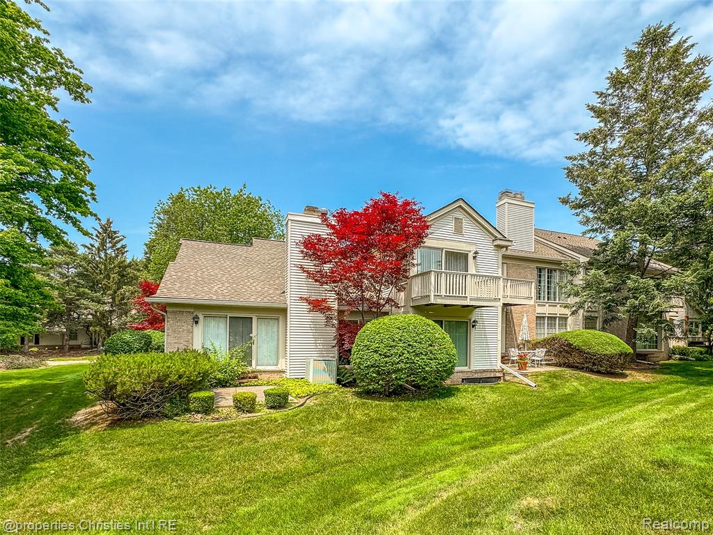 7569 Danbury Circle, West Bloomfield, MI — Photo 2