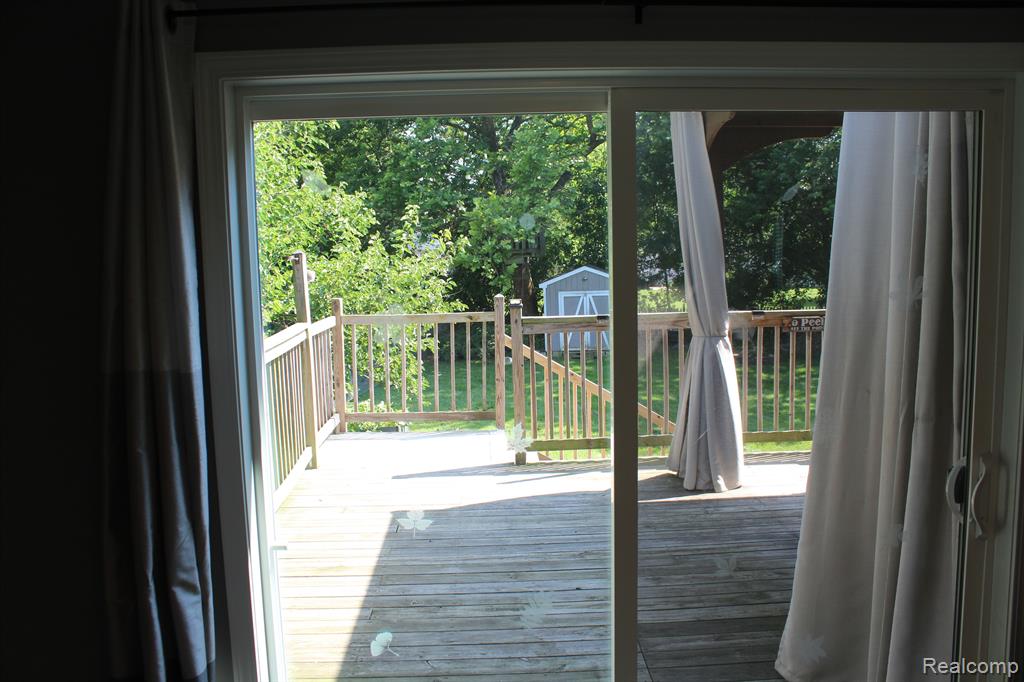 9025 GLASGOW Drive, White Lake, MI — Photo 17