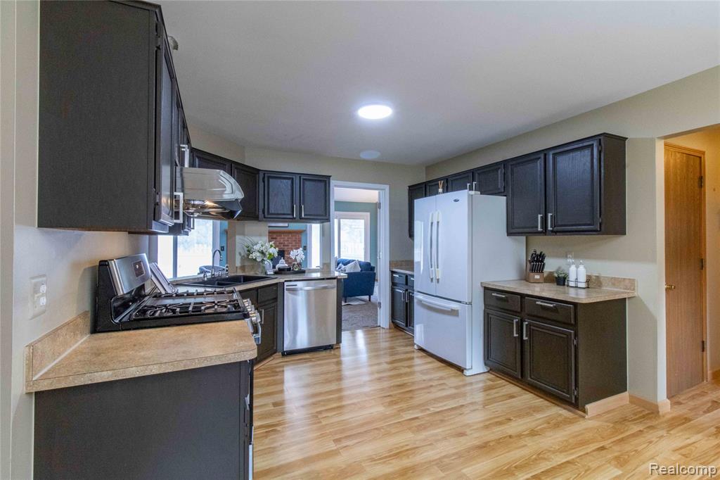 40216 Denbigh Drive, Sterling Heights, MI 48310 — Photo 16