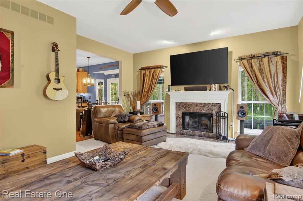 1972 Woodridge Court, Highland, MI — Photo 13
