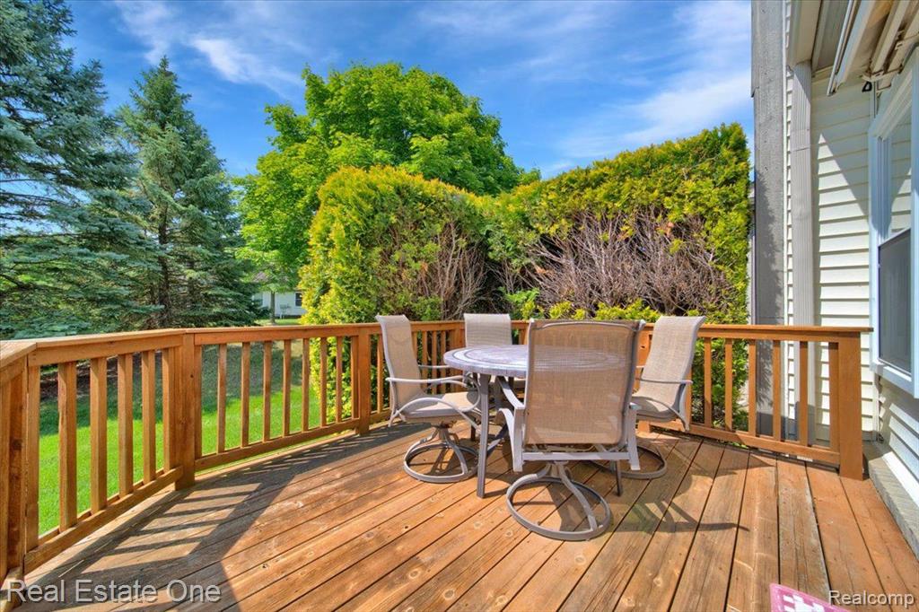 295 WINDING Brook, Commerce Twp, MI 48390 — Photo 31