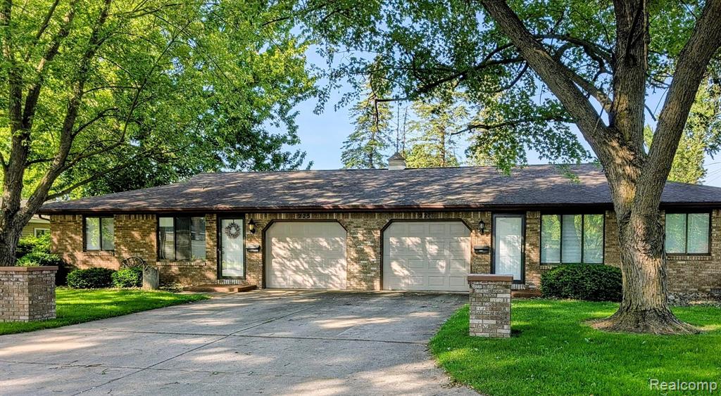 225 Charles Street, St. Charles, MI 48655