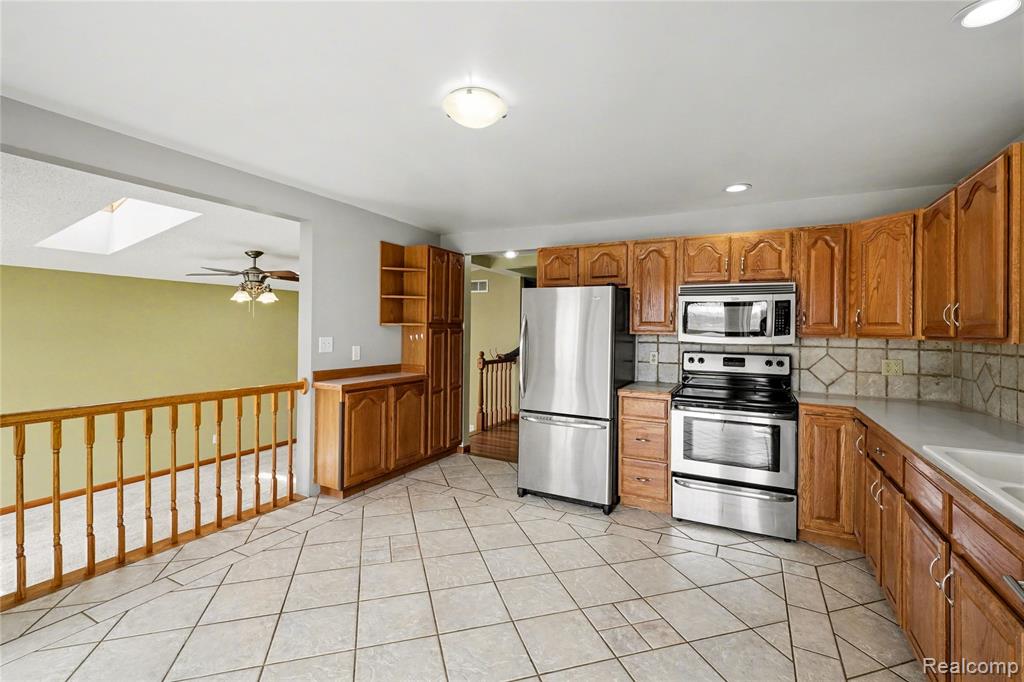 6522 BENNETT LAKE Road, Fenton, MI 48430 — Photo 7
