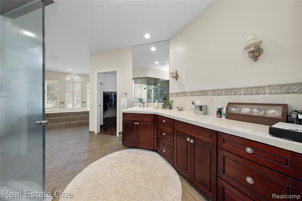1937 Carsons Cove, Commerce Twp, MI 48390 — Photo 35