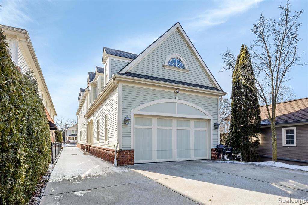 682 WALLACE Street, Birmingham, MI 48009 — Photo 52