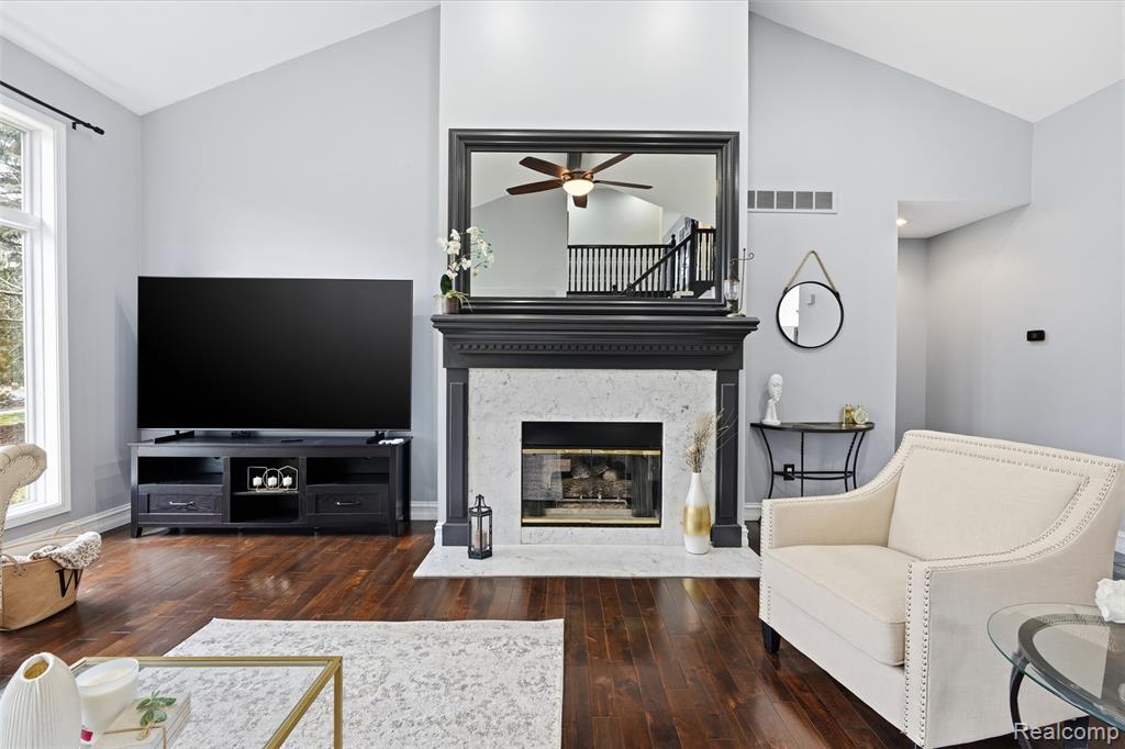 42739 Pond View Drive, Sterling Heights, MI 48314 — Photo 14