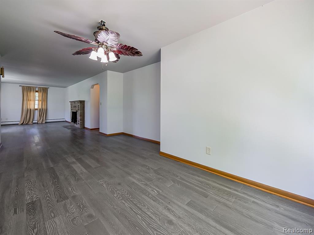 9745 MARSHALL Road, South Lyon, MI 48178 — Photo 6