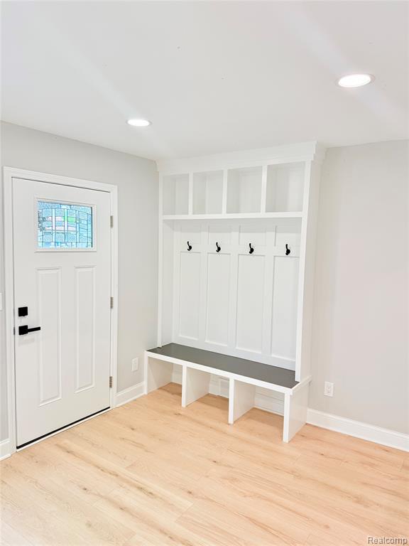 21805 Downing Street, Saint Clair Shores, MI 48080 — Photo 9