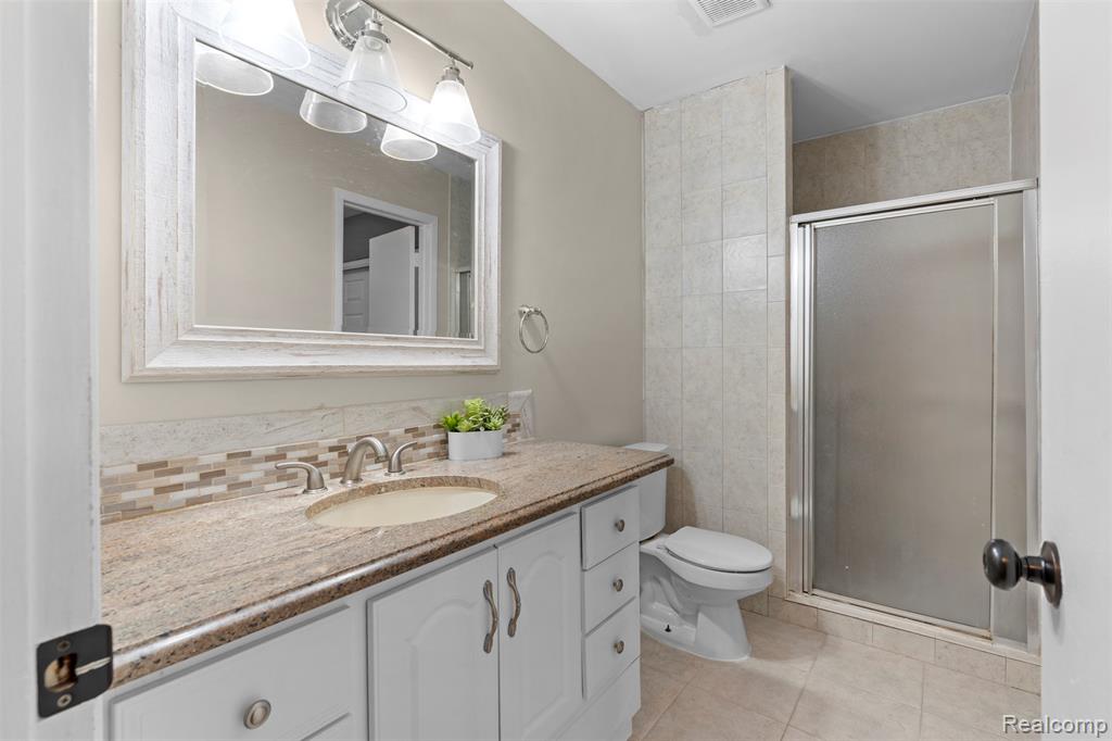5428 Hammersmith Drive, West Bloomfield, MI — Photo 18