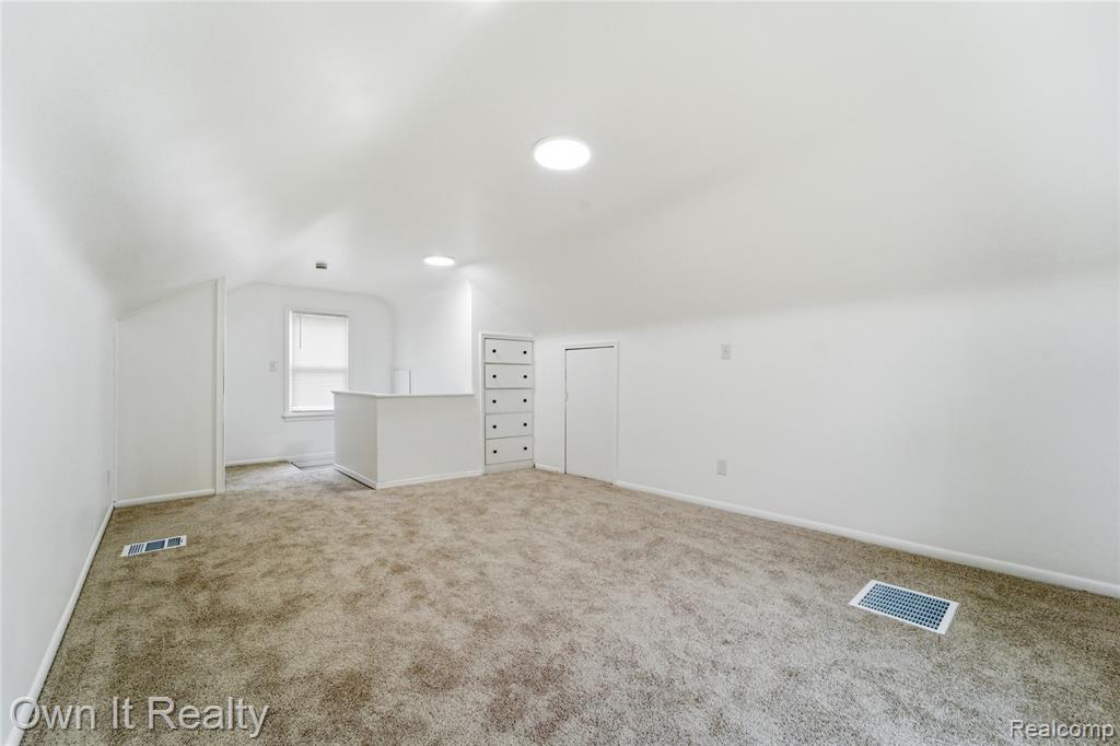 10021 Grayfield, Redford, MI 48239 — Photo 18