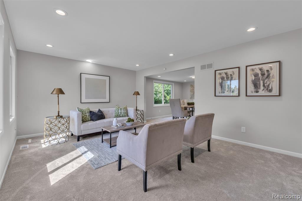 5310 Pond Bluff Drive, West Bloomfield, MI 48323 — Photo 8