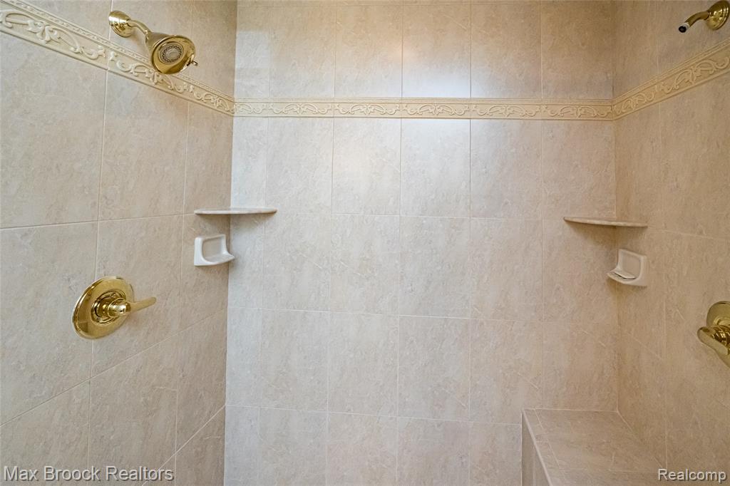 52221 Chickadee, Shelby Twp, MI 48315 — Photo 48