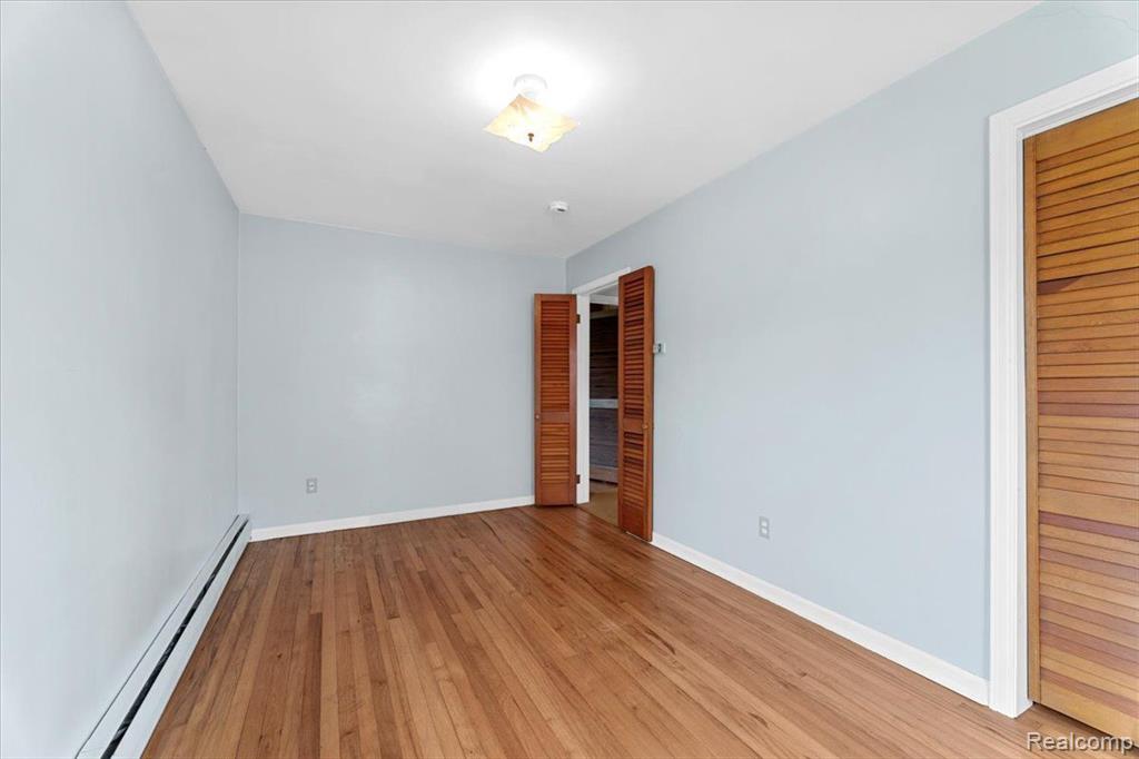 30617 YOUNG Drive, Gibraltar, MI — Photo 16