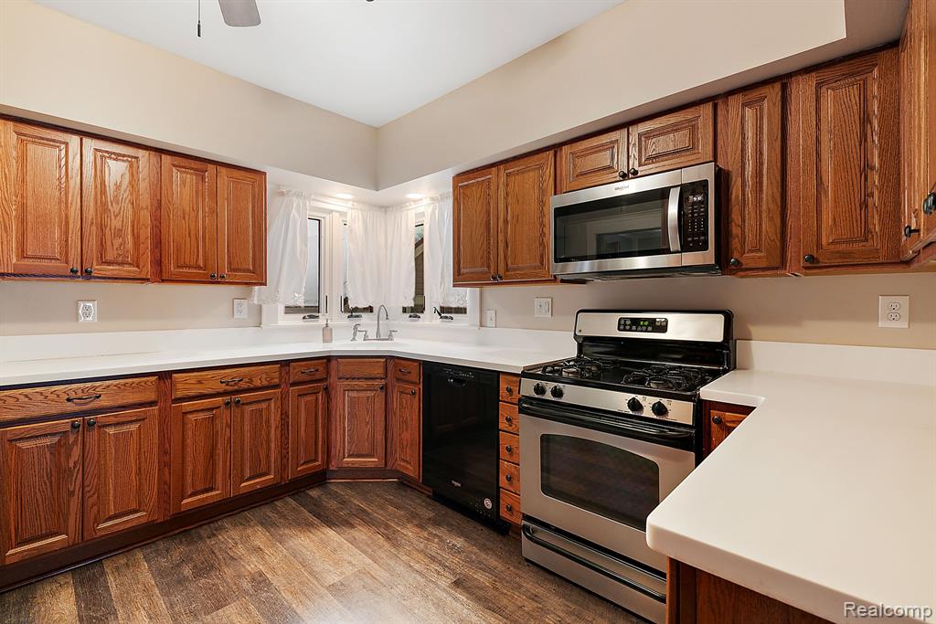 52 DENNISON Street, Oxford, MI 48371 — Photo 23