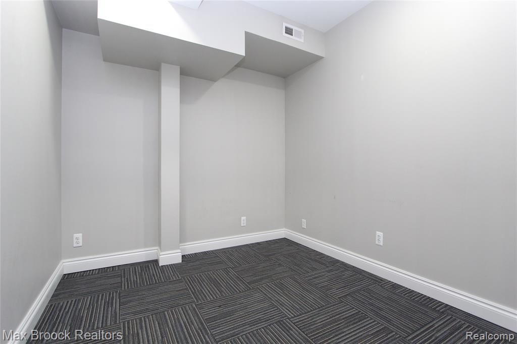 33060 Northwestern Highway, West Bloomfield, MI — Photo 13