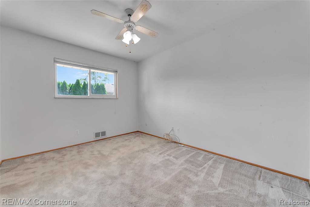 5760 Linden Drive, Dearborn Heights, MI 48127 — Photo 20