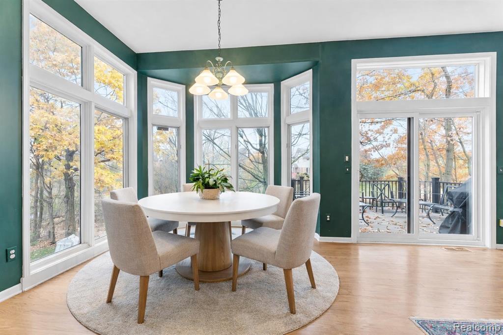 6775 Carlyle Crossing, West Bloomfield, MI — Photo 10