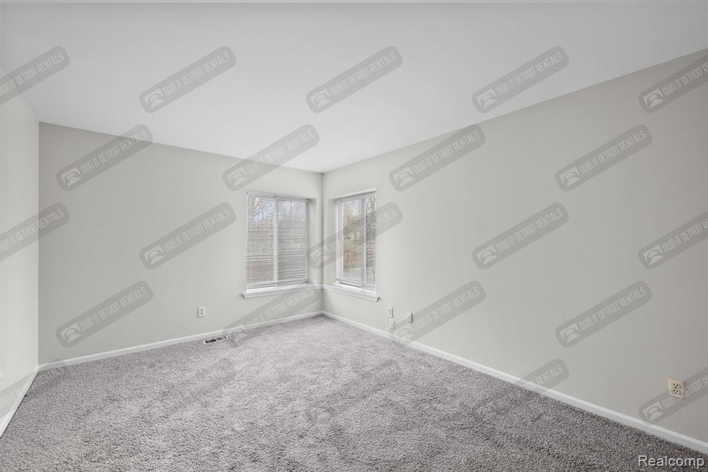 2249 S Commerce Road, Wolverine Lake, MI, 48390