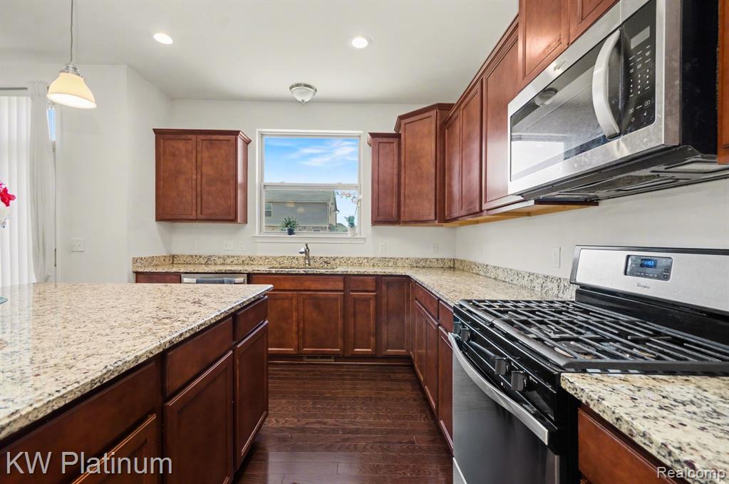 55321 Demaret Drive, Macomb, MI 48042 — Photo 12