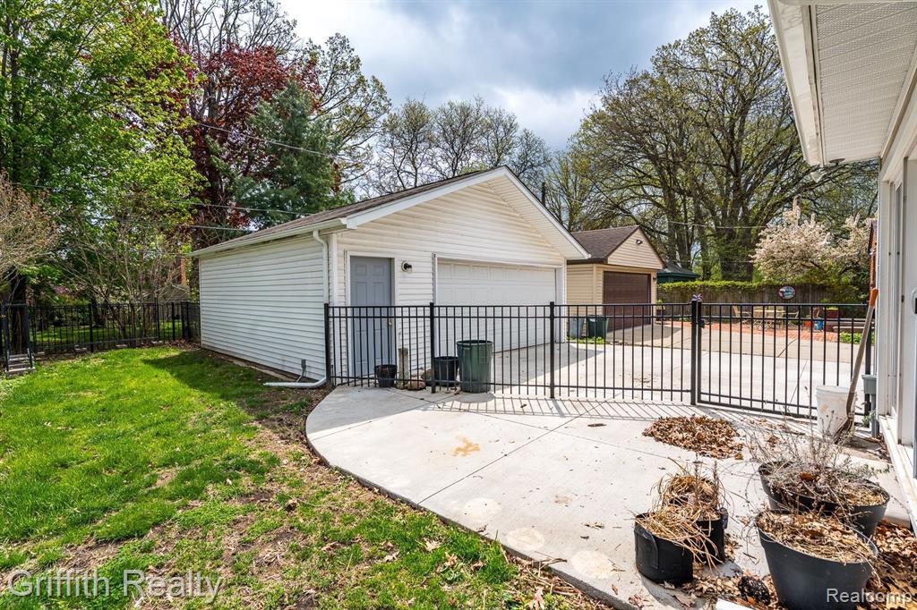 707 ELMWOOD Street, Dearborn, MI 48124 — Photo 5