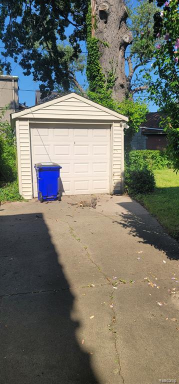 3238 HELEN Street, Detroit, MI 48207 — Photo 44
