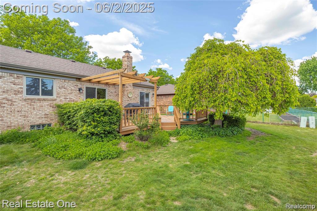 40252 Kraft Drive, Sterling Heights, MI 48310 — Photo 35