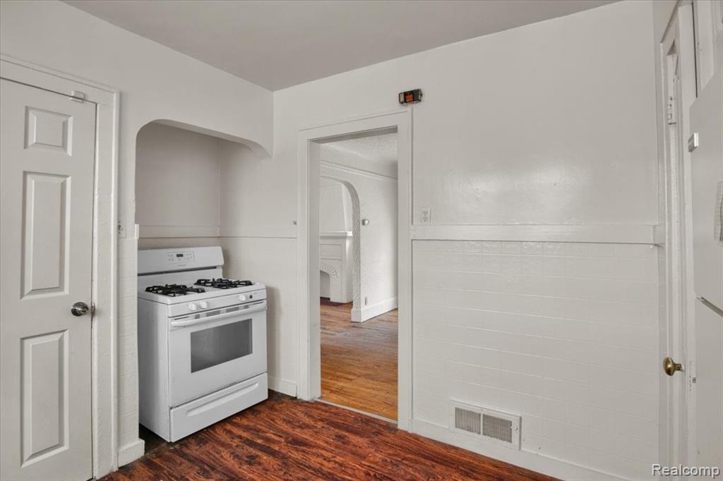8335 Wisconsin Street, Detroit, MI 48204 — Photo 17
