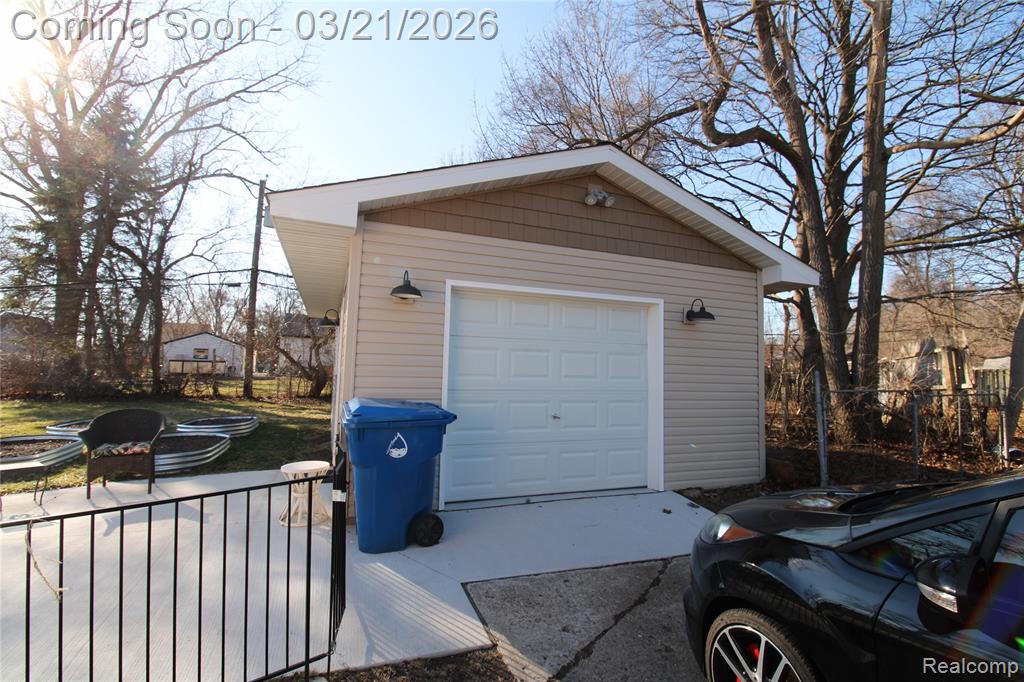 43 Doremus Avenue, Waterford, MI 48328 — Photo 11